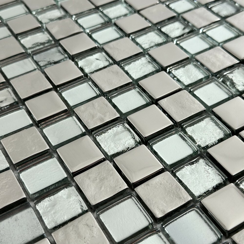 Керамическая Marble Mosaic Glass Мозаика Crystal mix Silver 30х30 в интерьере