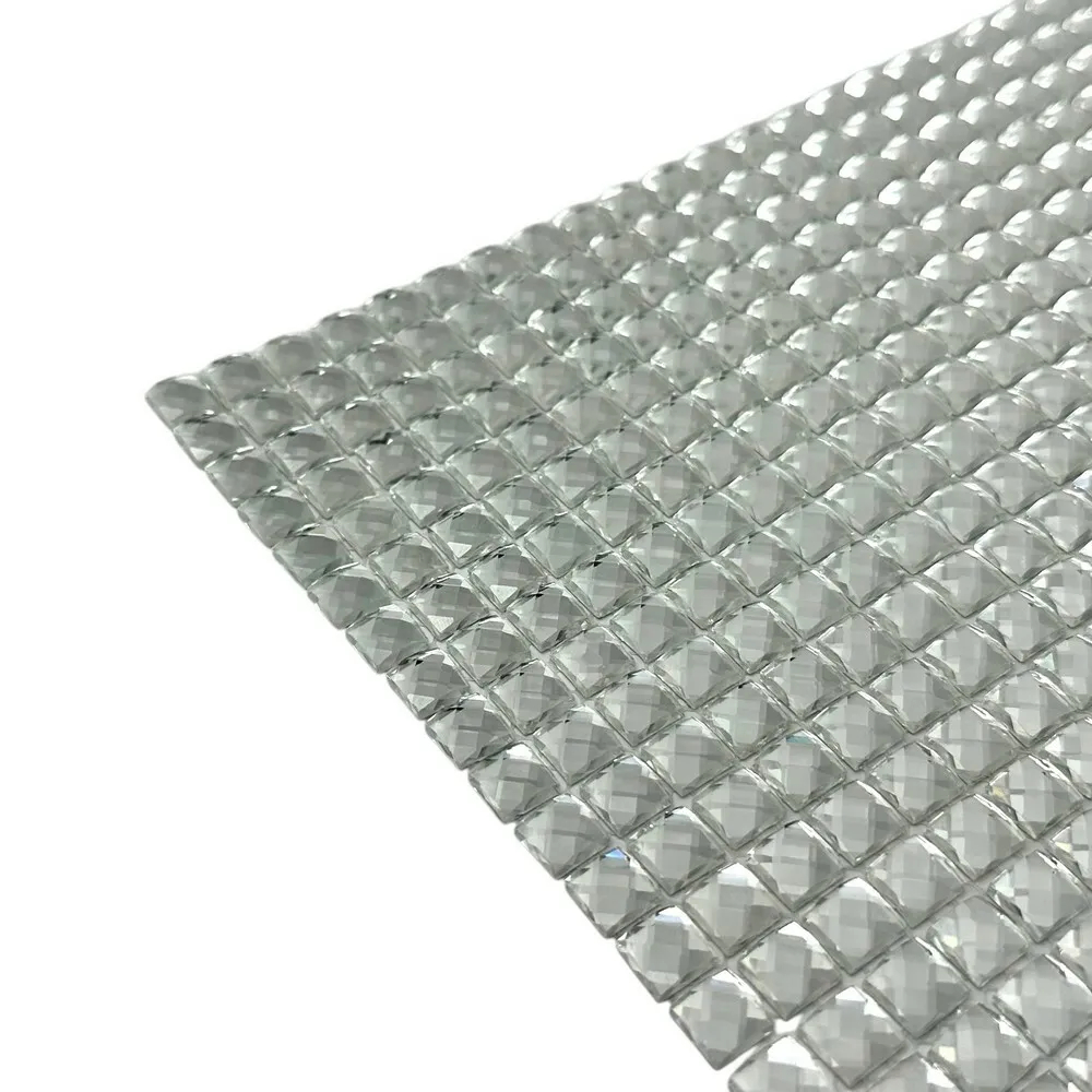 Керамическая Marble Mosaic Glass Мозаика Crystal Super White 30х30 в интерьере